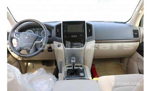 Acheter Import Voiture Toyota Land Cruiser Noir à Import - Dubai, Central Acheter Import Voiture Toyota Land Cruiser Noir à Import - Dubai, Central