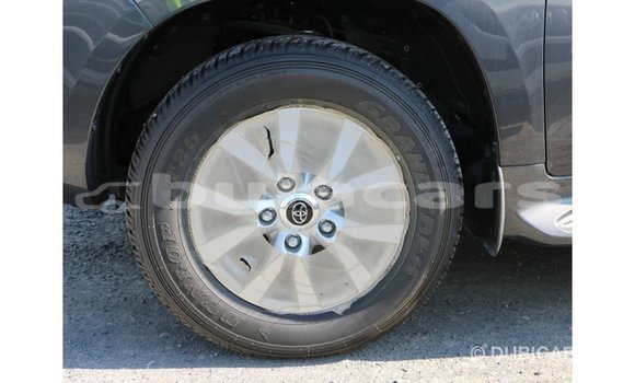 Acheter Import Voiture Toyota Land Cruiser Noir à Import - Dubai, Central Acheter Import Voiture Toyota Land Cruiser Noir à Import - Dubai, Central