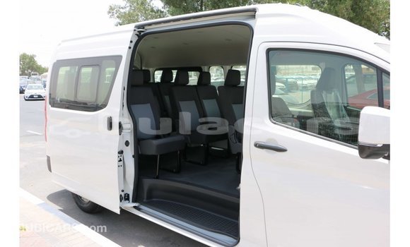 Acheter Import Voiture Toyota Hiace Blanc à Import - Dubai, Central Acheter Import Voiture Toyota Hiace Blanc à Import - Dubai, Central