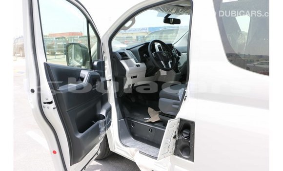Acheter Import Voiture Toyota Hiace Blanc à Import - Dubai, Central Acheter Import Voiture Toyota Hiace Blanc à Import - Dubai, Central