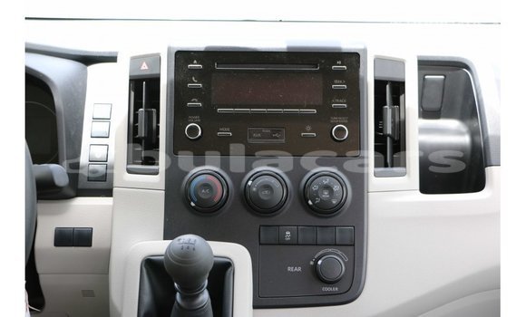 Acheter Import Voiture Toyota Hiace Blanc à Import - Dubai, Central Acheter Import Voiture Toyota Hiace Blanc à Import - Dubai, Central