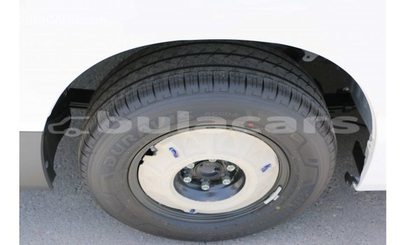 Acheter Import Voiture Toyota Hiace Blanc à Import - Dubai, Central Acheter Import Voiture Toyota Hiace Blanc à Import - Dubai, Central