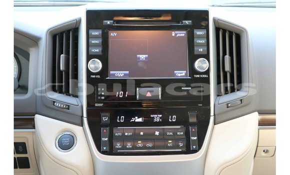 Buy Import Toyota Land Cruiser White Car in Import - Dubai in Central Buy Import Toyota Land Cruiser White Car in Import - Dubai in Central