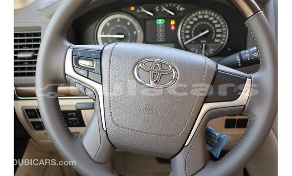 Buy Import Toyota Land Cruiser White Car in Import - Dubai in Central Buy Import Toyota Land Cruiser White Car in Import - Dubai in Central