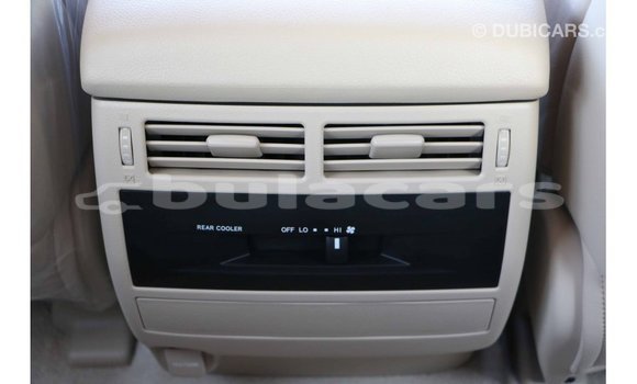 Buy Import Toyota Land Cruiser White Car in Import - Dubai in Central Buy Import Toyota Land Cruiser White Car in Import - Dubai in Central