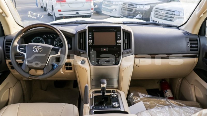 Big with watermark toyota land cruiser central import dubai 5979