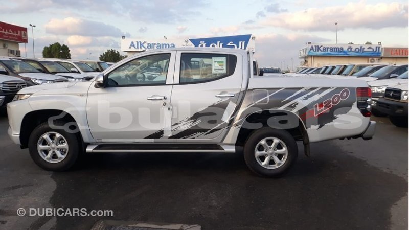 Big with watermark mitsubishi l200 central import dubai 5980