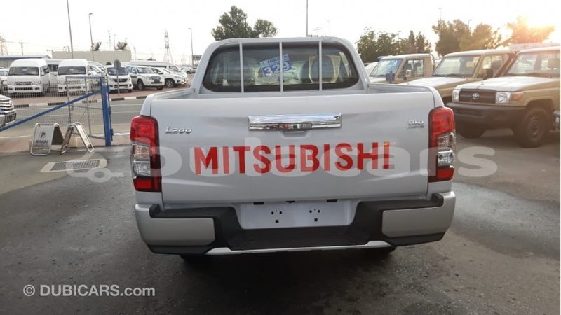 Big with watermark mitsubishi l200 central import dubai 5980