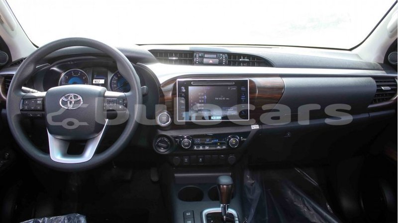 Big with watermark toyota hilux central import dubai 5982