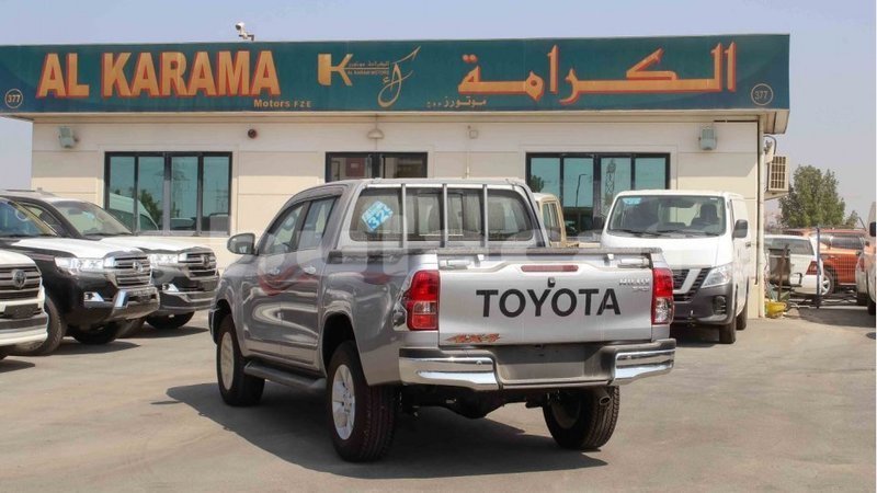 Big with watermark toyota hilux central import dubai 5982