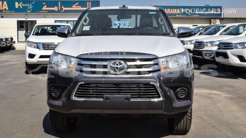 Big with watermark toyota hilux central import dubai 5984