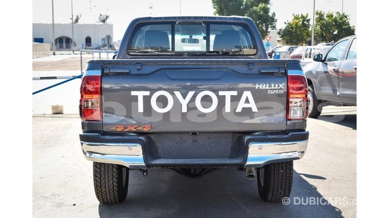 Big with watermark toyota hilux central import dubai 5984