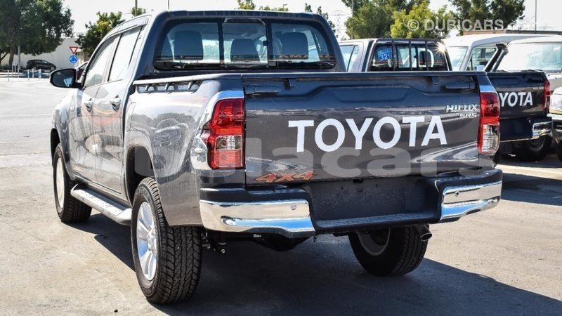 Big with watermark toyota hilux central import dubai 5984