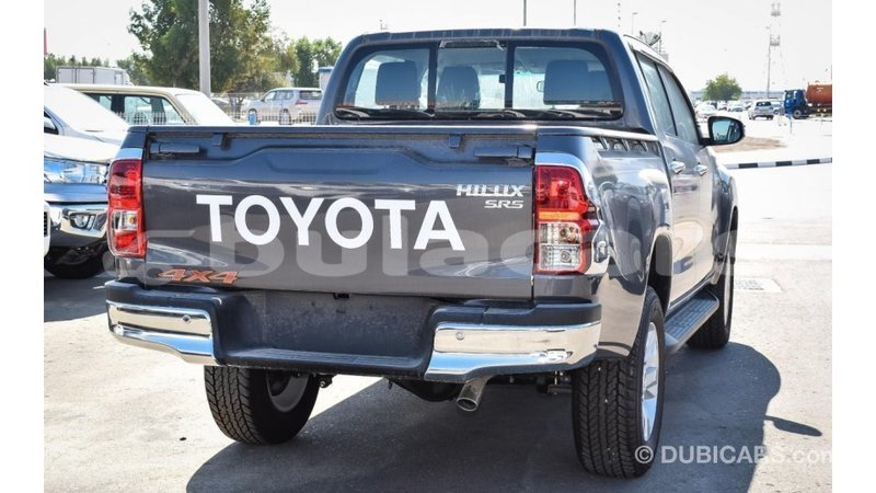 Big with watermark toyota hilux central import dubai 5984