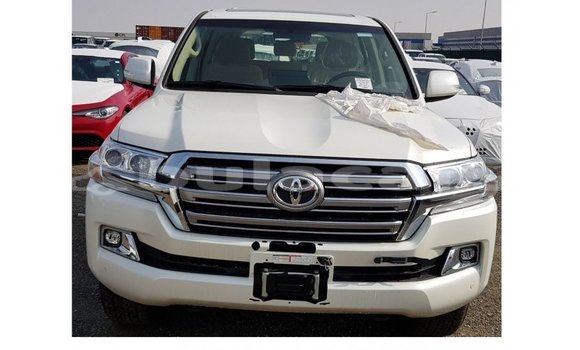 Buy Import Toyota Land Cruiser White Car in Import - Dubai in Central Buy Import Toyota Land Cruiser White Car in Import - Dubai in Central