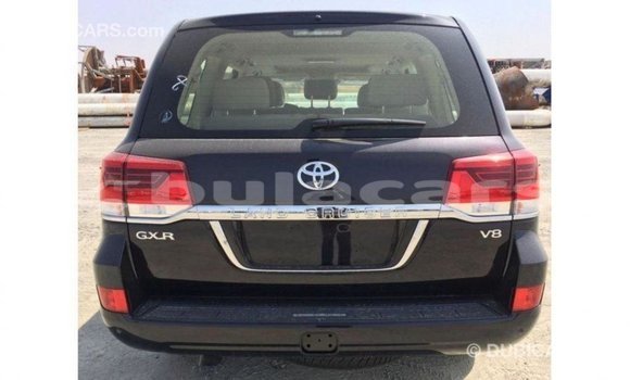 Acheter Import Voiture Toyota Land Cruiser Noir à Import - Dubai, Central Acheter Import Voiture Toyota Land Cruiser Noir à Import - Dubai, Central