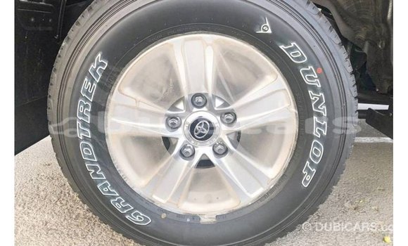 Acheter Import Voiture Toyota Land Cruiser Noir à Import - Dubai, Central Acheter Import Voiture Toyota Land Cruiser Noir à Import - Dubai, Central