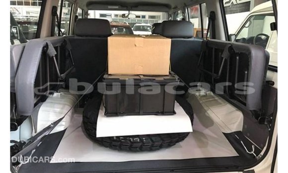 Buy Import Toyota Land Cruiser White Car in Import - Dubai in Central Buy Import Toyota Land Cruiser White Car in Import - Dubai in Central