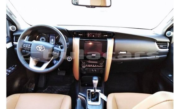 Buy Import Toyota Fortuner White Car in Import - Dubai in Central Buy Import Toyota Fortuner White Car in Import - Dubai in Central