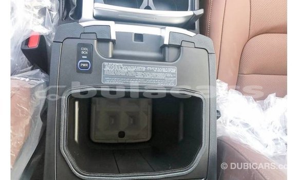 Acheter Import Voiture Toyota Land Cruiser Noir à Import - Dubai, Central Acheter Import Voiture Toyota Land Cruiser Noir à Import - Dubai, Central
