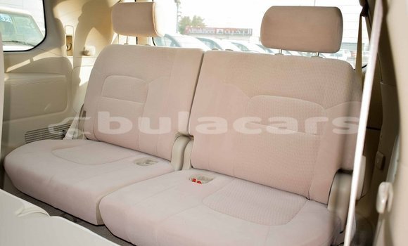 Buy Import Toyota Land Cruiser White Car in Import - Dubai in Central Buy Import Toyota Land Cruiser White Car in Import - Dubai in Central