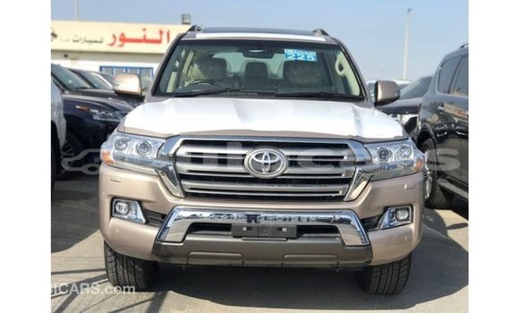 Buy Import Toyota Land Cruiser Other Car in Import - Dubai in Central Buy Import Toyota Land Cruiser Other Car in Import - Dubai in Central