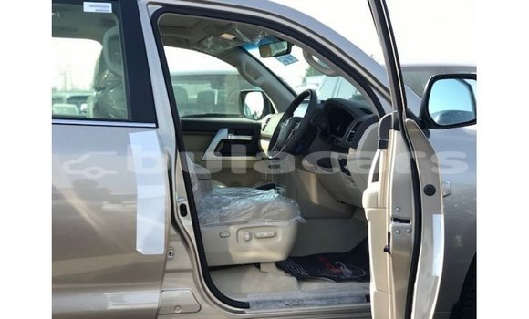 Buy Import Toyota Land Cruiser Other Car in Import - Dubai in Central Buy Import Toyota Land Cruiser Other Car in Import - Dubai in Central
