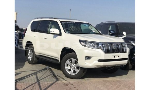 Acheter Import Voiture Toyota Prado Blanc à Import - Dubai, Central Acheter Import Voiture Toyota Prado Blanc à Import - Dubai, Central