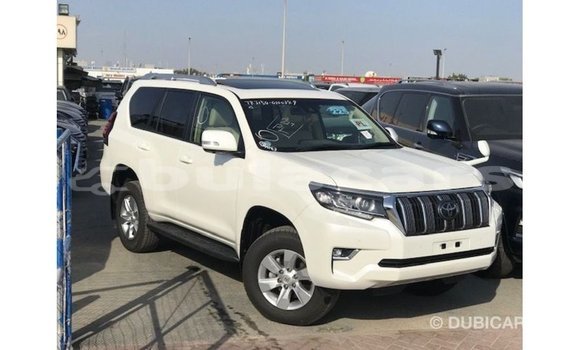 Acheter Import Voiture Toyota Prado Blanc à Import - Dubai, Central Acheter Import Voiture Toyota Prado Blanc à Import - Dubai, Central