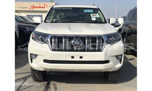 Acheter Import Voiture Toyota Prado Blanc à Import - Dubai, Central Acheter Import Voiture Toyota Prado Blanc à Import - Dubai, Central