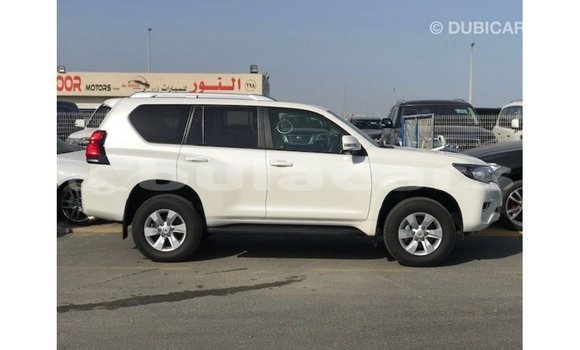 Acheter Import Voiture Toyota Prado Blanc à Import - Dubai, Central Acheter Import Voiture Toyota Prado Blanc à Import - Dubai, Central