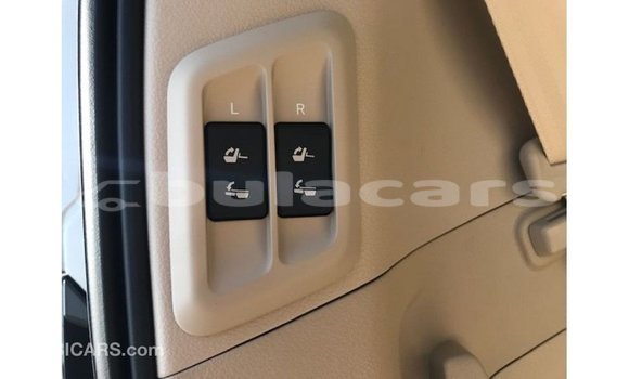 Acheter Import Voiture Toyota Prado Blanc à Import - Dubai, Central Acheter Import Voiture Toyota Prado Blanc à Import - Dubai, Central