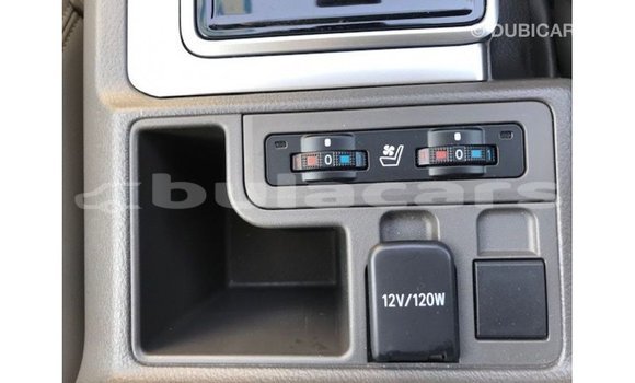 Acheter Import Voiture Toyota Prado Blanc à Import - Dubai, Central Acheter Import Voiture Toyota Prado Blanc à Import - Dubai, Central