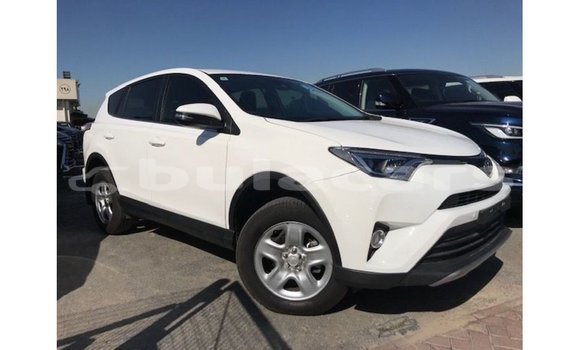 Buy Import Toyota 4Runner White Car in Import - Dubai in Central Buy Import Toyota 4Runner White Car in Import - Dubai in Central
