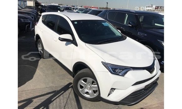 Buy Import Toyota 4Runner White Car in Import - Dubai in Central Buy Import Toyota 4Runner White Car in Import - Dubai in Central
