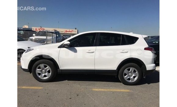 Buy Import Toyota 4Runner White Car in Import - Dubai in Central Buy Import Toyota 4Runner White Car in Import - Dubai in Central
