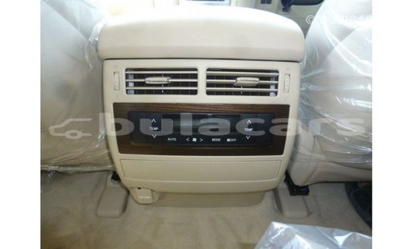 Buy Import Toyota Land Cruiser White Car in Import - Dubai in Central Buy Import Toyota Land Cruiser White Car in Import - Dubai in Central
