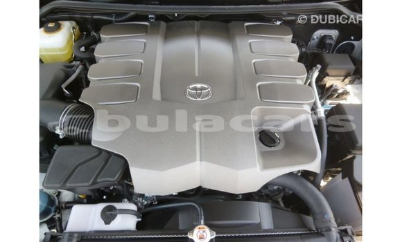Buy Import Toyota Land Cruiser White Car in Import - Dubai in Central Buy Import Toyota Land Cruiser White Car in Import - Dubai in Central