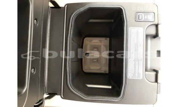 Acheter Import Voiture Toyota Land Cruiser Noir à Import - Dubai, Central Acheter Import Voiture Toyota Land Cruiser Noir à Import - Dubai, Central