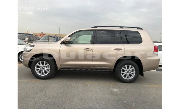 Buy Import Toyota Land Cruiser Other Car in Import - Dubai in Central Buy Import Toyota Land Cruiser Other Car in Import - Dubai in Central