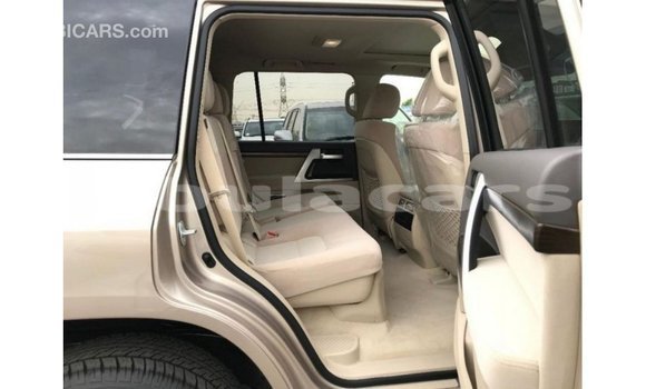 Buy Import Toyota Land Cruiser Other Car in Import - Dubai in Central Buy Import Toyota Land Cruiser Other Car in Import - Dubai in Central