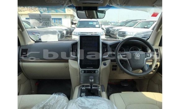 Buy Import Toyota Land Cruiser Other Car in Import - Dubai in Central Buy Import Toyota Land Cruiser Other Car in Import - Dubai in Central