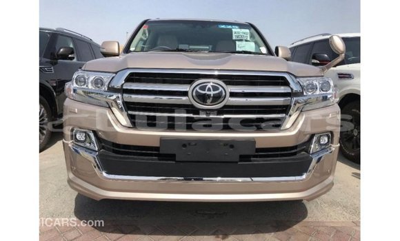 Buy Import Toyota Land Cruiser Other Car in Import - Dubai in Central Buy Import Toyota Land Cruiser Other Car in Import - Dubai in Central