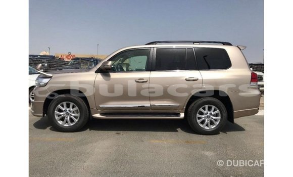 Buy Import Toyota Land Cruiser Other Car in Import - Dubai in Central Buy Import Toyota Land Cruiser Other Car in Import - Dubai in Central