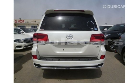 Buy Import Toyota Land Cruiser White Car in Import - Dubai in Central Buy Import Toyota Land Cruiser White Car in Import - Dubai in Central