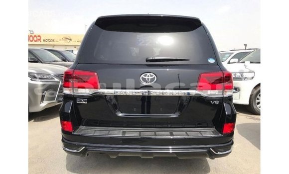 Acheter Import Voiture Toyota Land Cruiser Noir à Import - Dubai, Central Acheter Import Voiture Toyota Land Cruiser Noir à Import - Dubai, Central