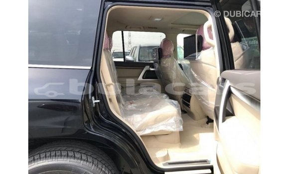 Acheter Import Voiture Toyota Land Cruiser Noir à Import - Dubai, Central Acheter Import Voiture Toyota Land Cruiser Noir à Import - Dubai, Central