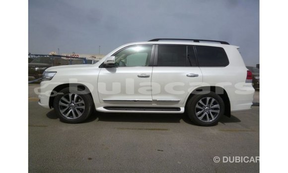 Buy Import Toyota Land Cruiser White Car in Import - Dubai in Central Buy Import Toyota Land Cruiser White Car in Import - Dubai in Central