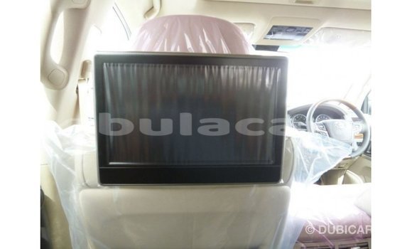 Buy Import Toyota Land Cruiser White Car in Import - Dubai in Central Buy Import Toyota Land Cruiser White Car in Import - Dubai in Central