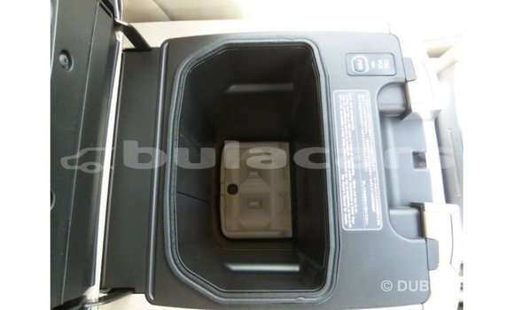 Buy Import Toyota Land Cruiser White Car in Import - Dubai in Central Buy Import Toyota Land Cruiser White Car in Import - Dubai in Central